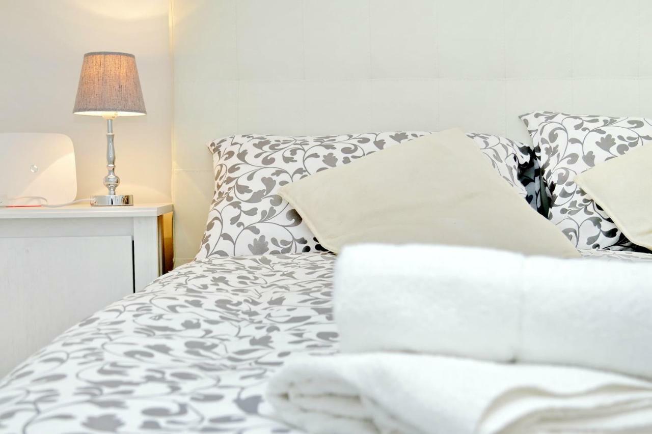 Bbhome Trastevere Station White Chic Apartment ローマ エクステリア 写真